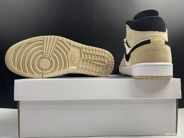 Mid -800 Air Jordan BQ6472 'Barely Orange' 1 0518